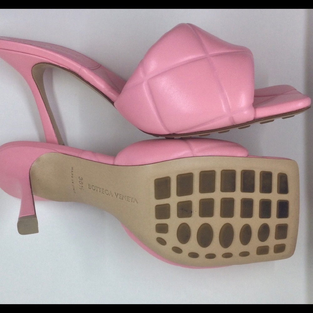 AUTHENTIC BOTTEGA VENTA Lido Slide/Sandal in Blossom.